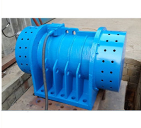 XUM特大功率振動(dòng)電機(jī)